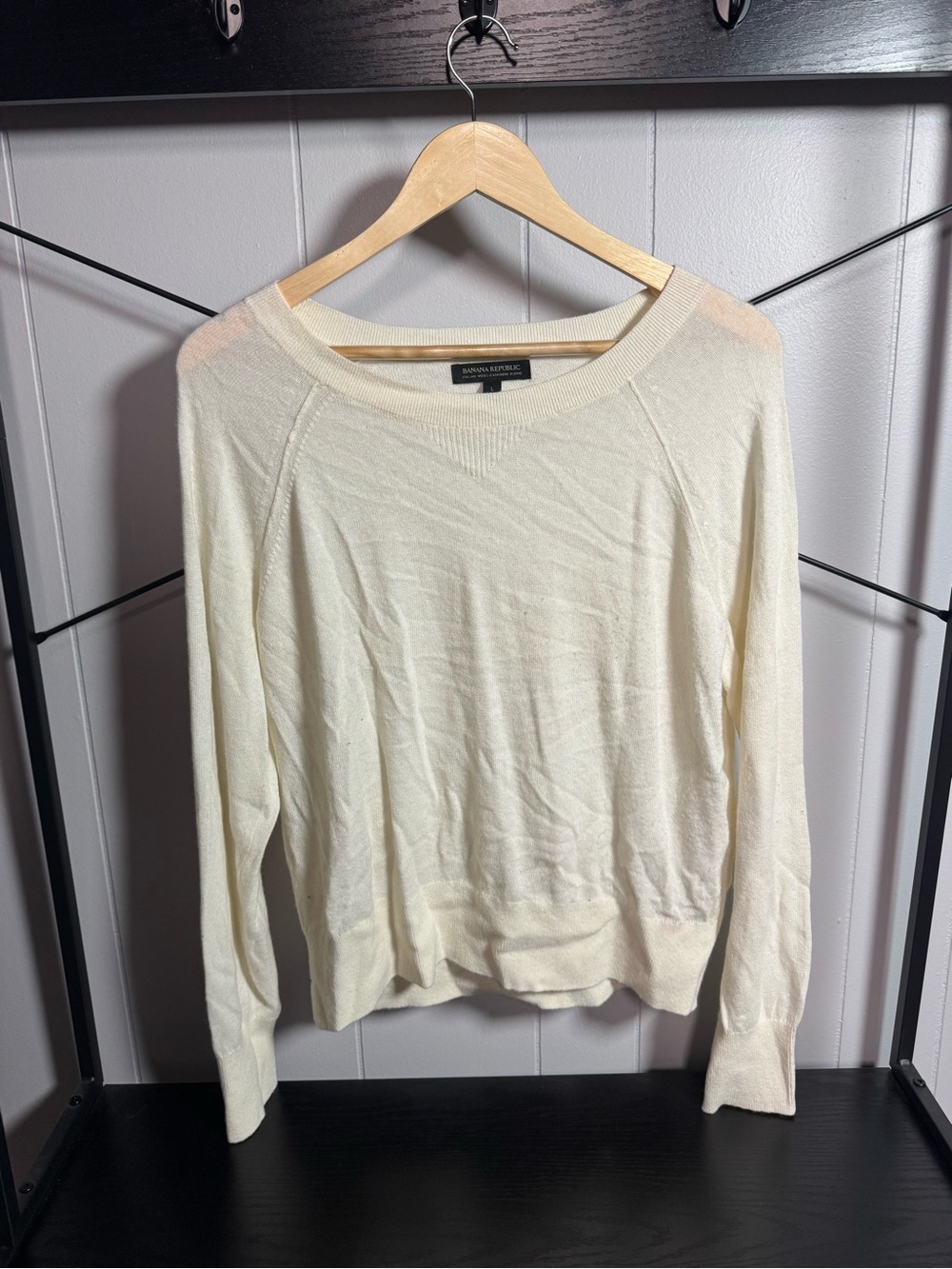 Banana Republic Ivory Lightweight Women's Crewneck Sweater